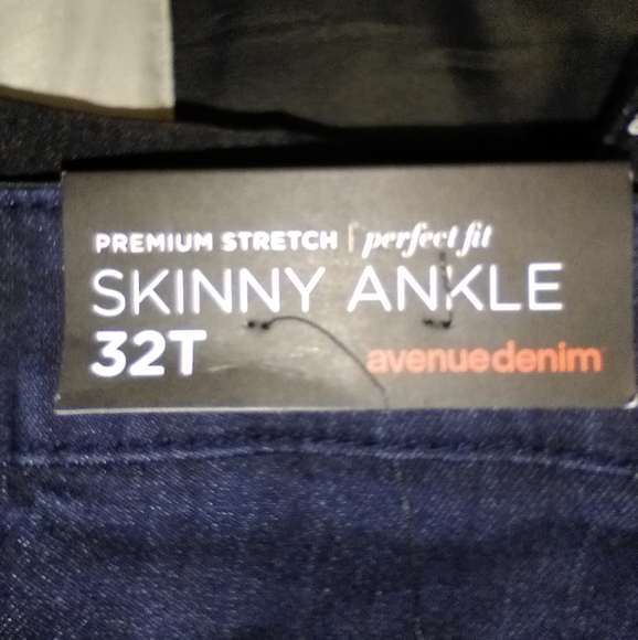 Jeans - Picture 2 of 3